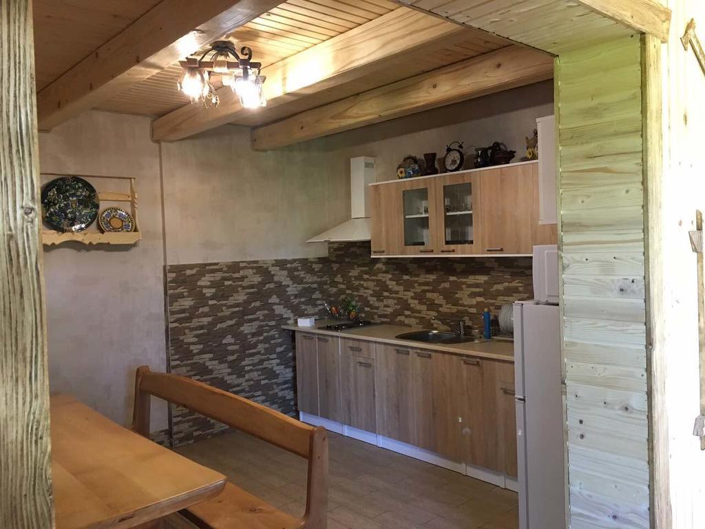 Guest House Zatishniy Dvir Яремча Экстерьер фото