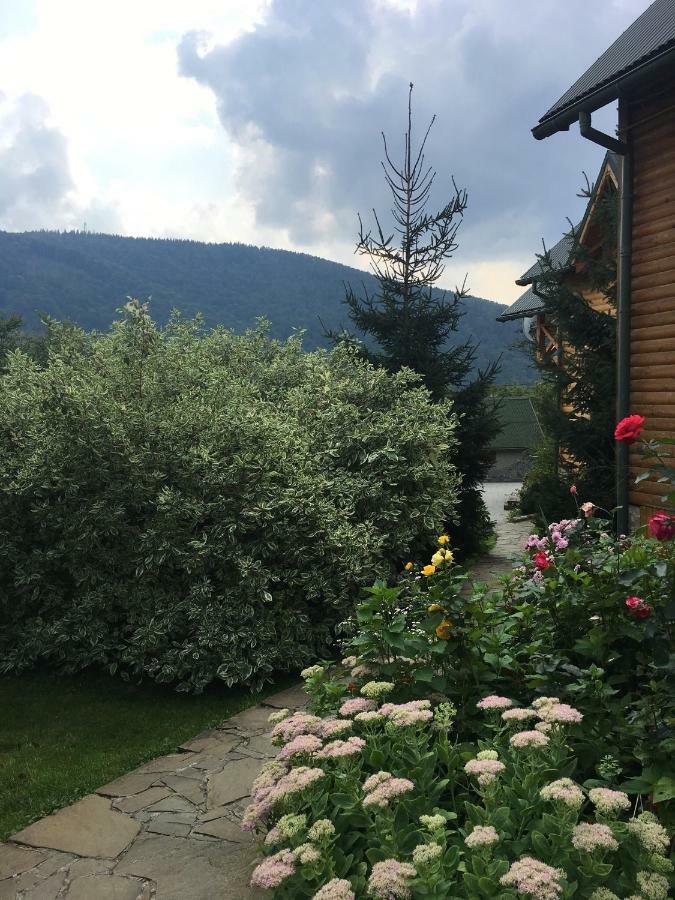 Guest House Zatishniy Dvir Яремча Экстерьер фото