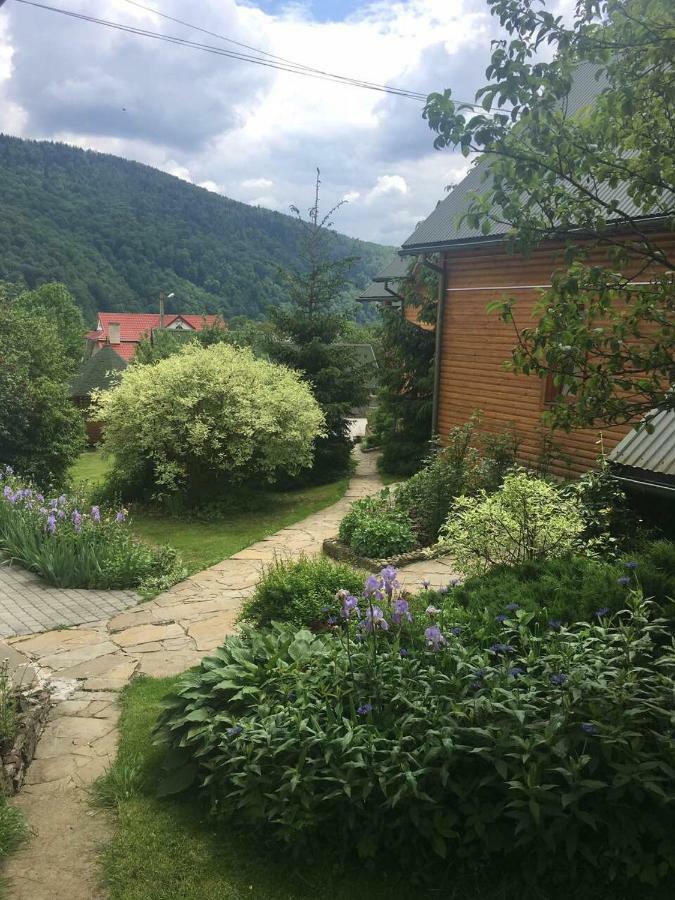 Guest House Zatishniy Dvir Яремча Экстерьер фото